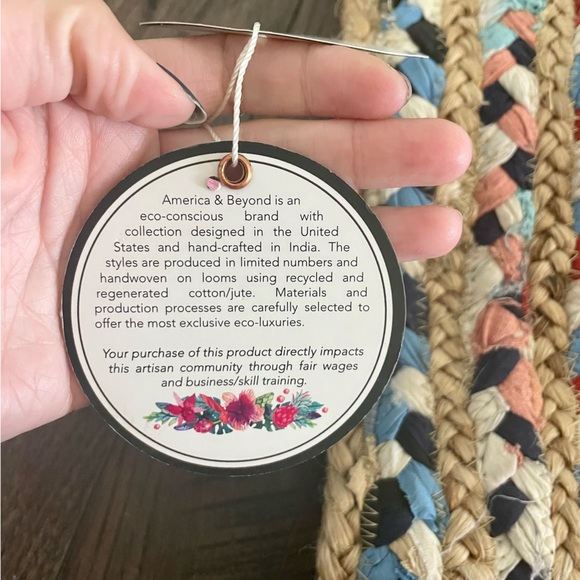 America & Beyond Jute beach bag with Tassle - Picture 7 of 7